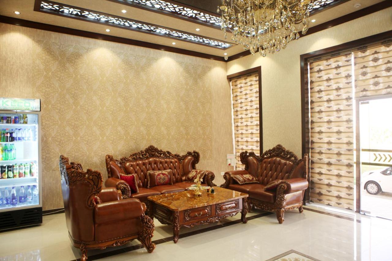 Hotel Naxshab Karshi Esterno foto