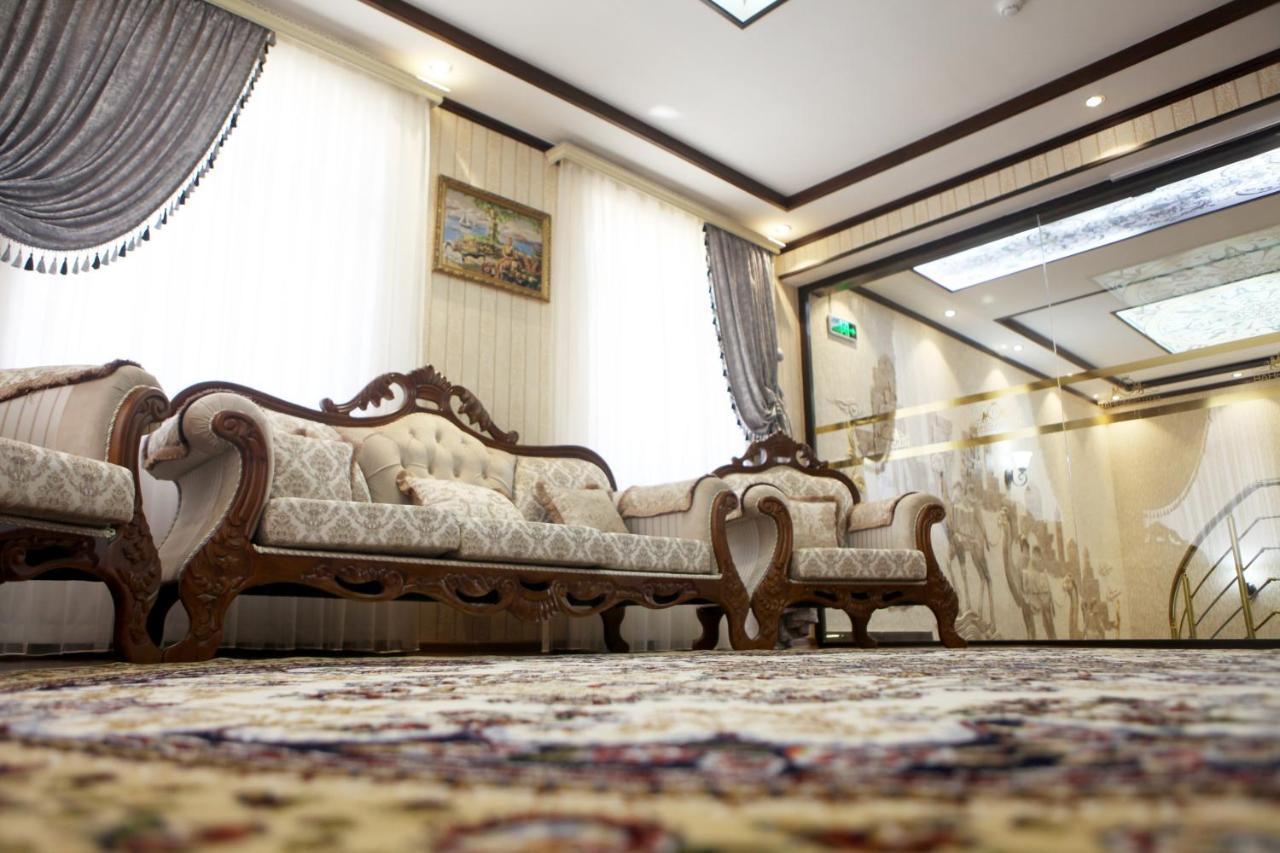 Hotel Naxshab Karshi Esterno foto