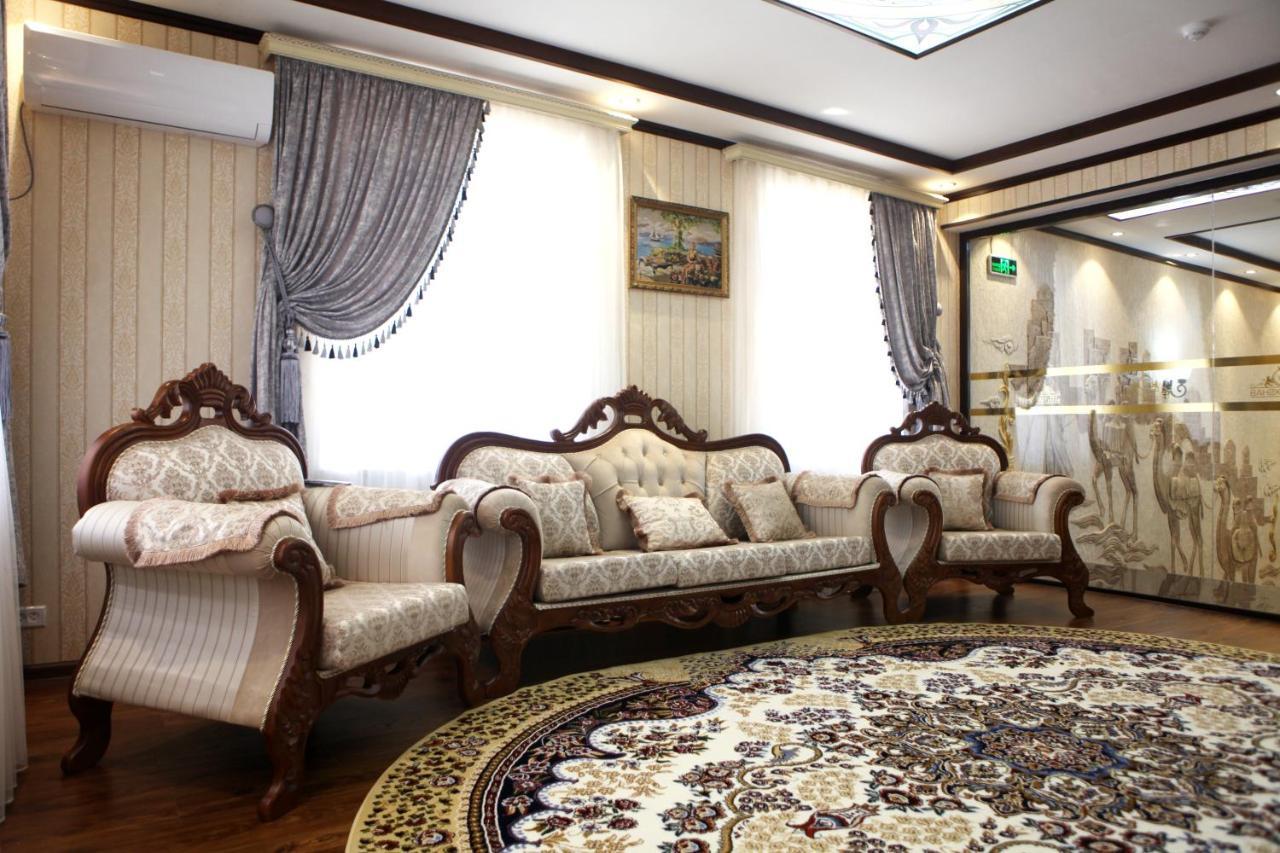 Hotel Naxshab Karshi Esterno foto
